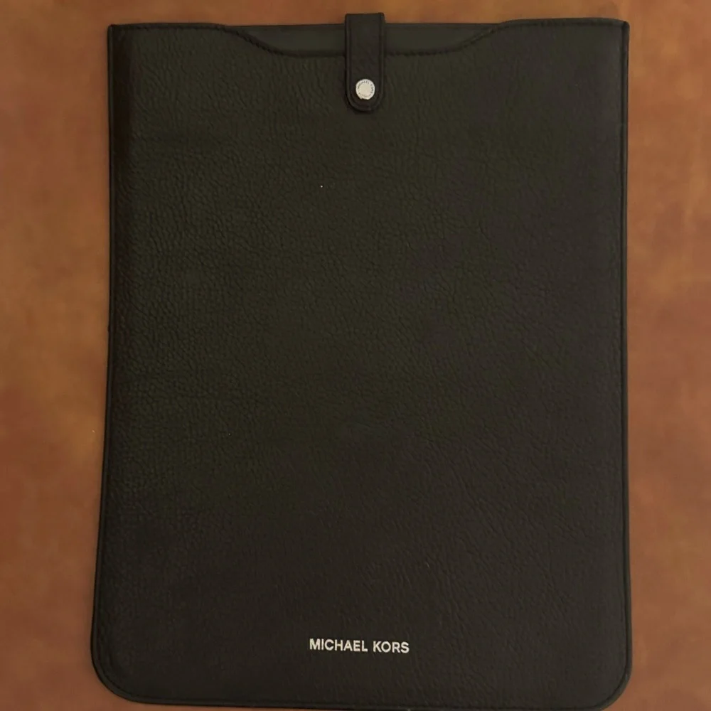 Michael Kors Medium Pebbled Leather Tech Sleeve